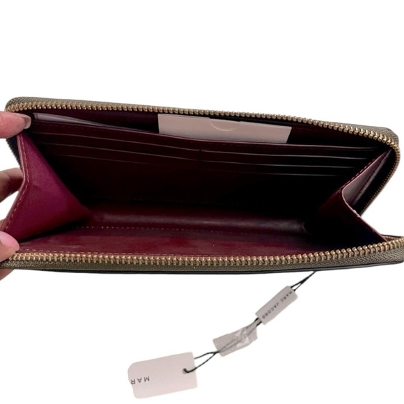 MARC JACOBS Khaki Green Leather Zip-Around Wristlet Wallet New With Tag - Picture 4 of 8